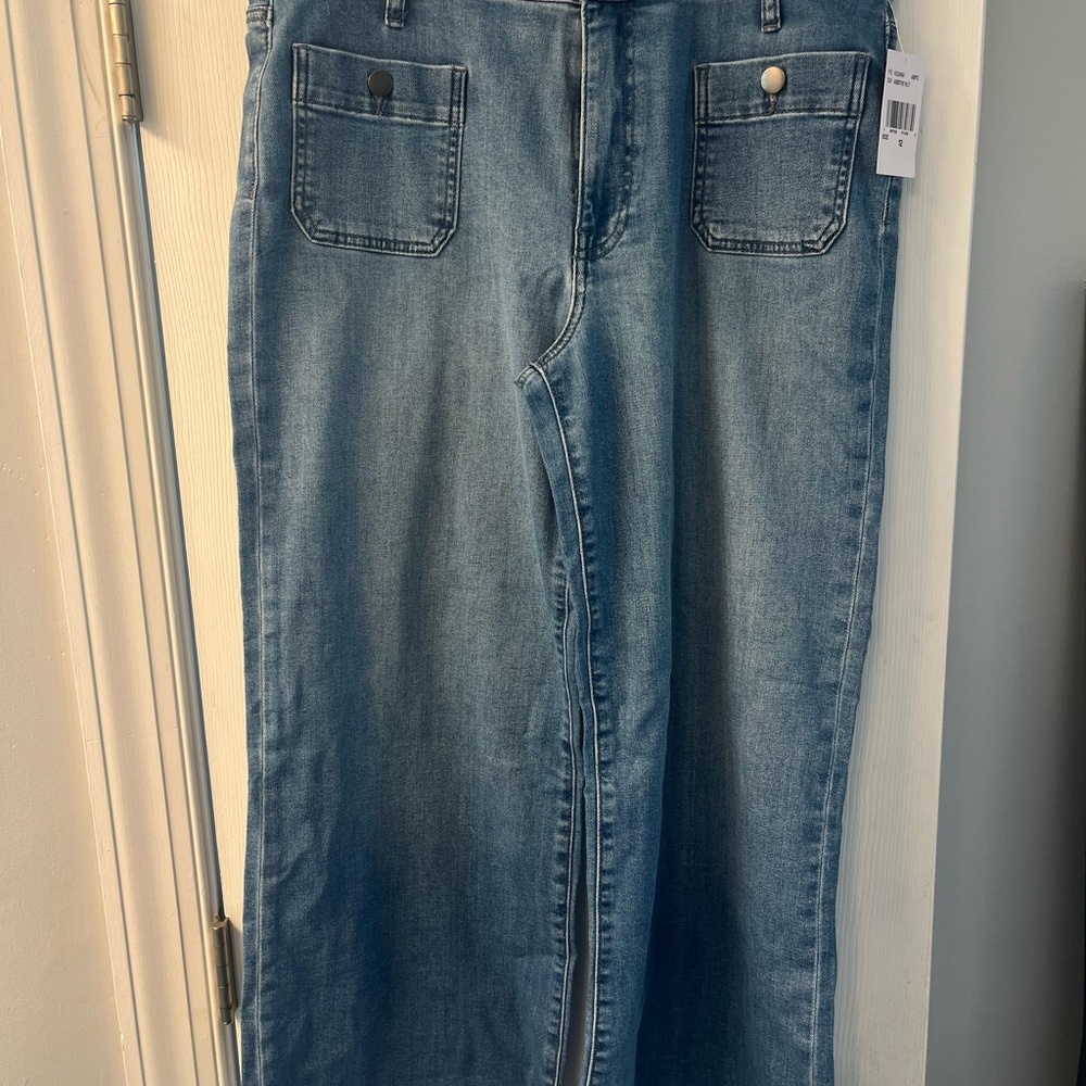 Kut from the Kloth Meg High Rise Wide Leg women’s jeans. Size 12.